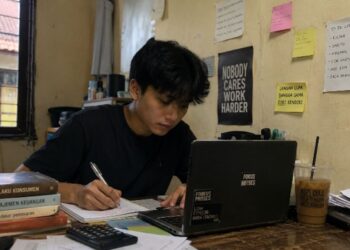 Mahasiswa dan Side Hustle: Strategi Bertahan di Tengah Tekanan Ekonomi Modern