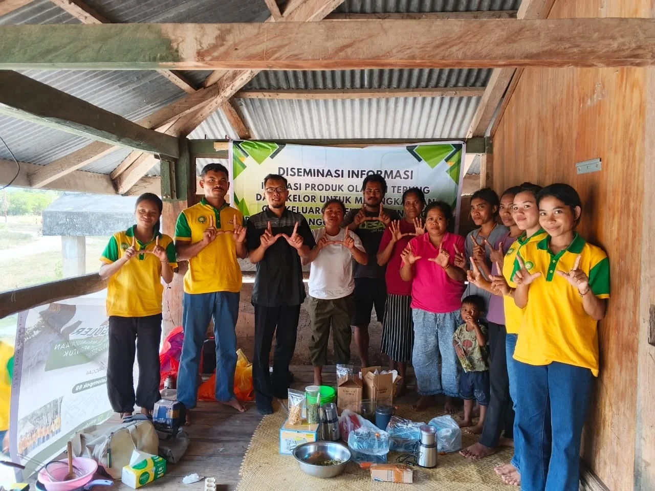 Pemberdayaan Keluarga Rentan Stunting melalui Olahan Tepung Kelor di Desa Palanggai, Sumba Timur