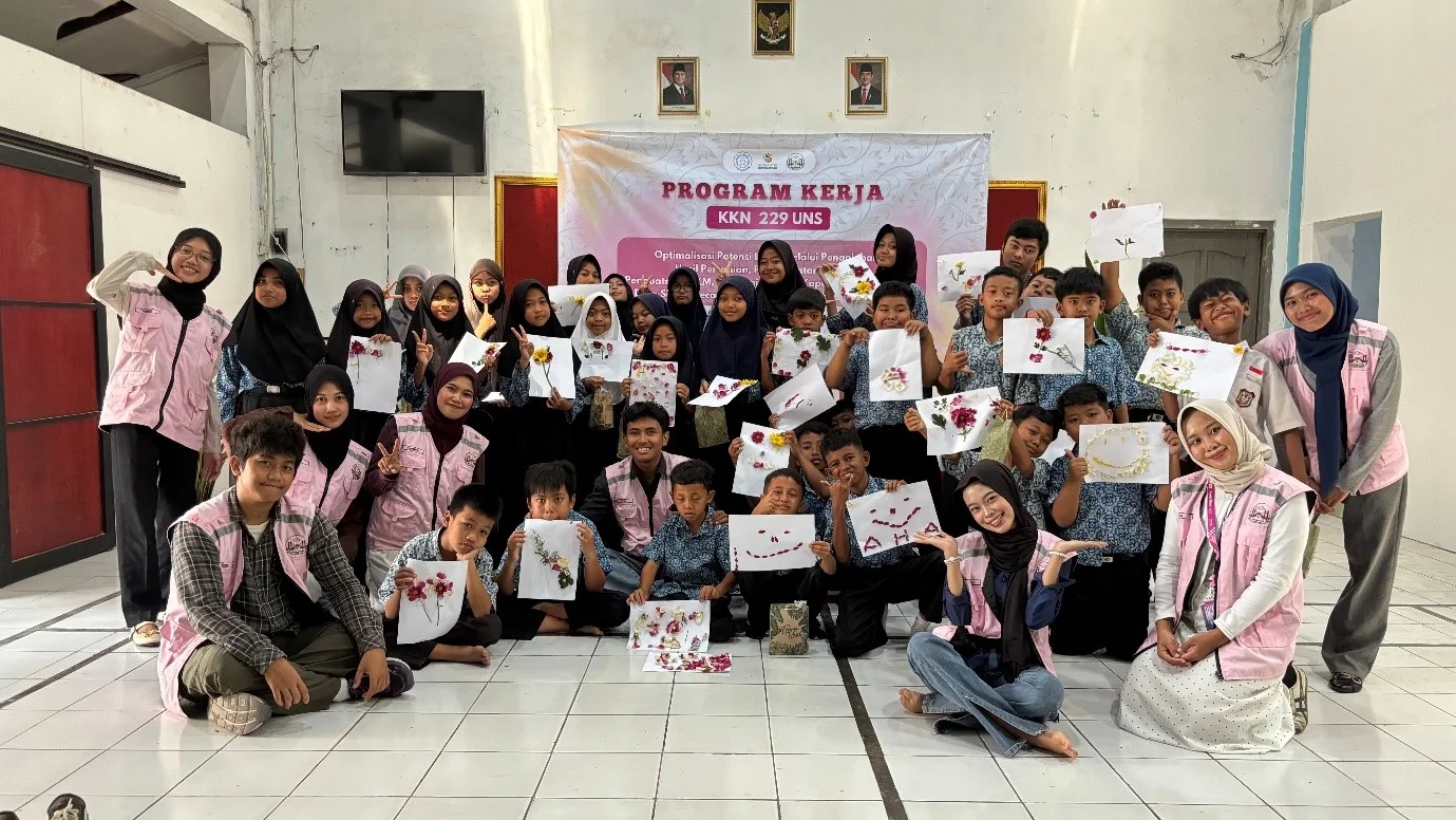 Jurnal Bunga dan Kata, Cara Kreatif Mahasiswa KKN UNS Bantu Siswa SDN Siwal 1 Mengenali Emosi