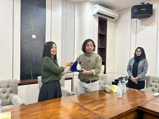 Jawa Timur dan UNDIP1